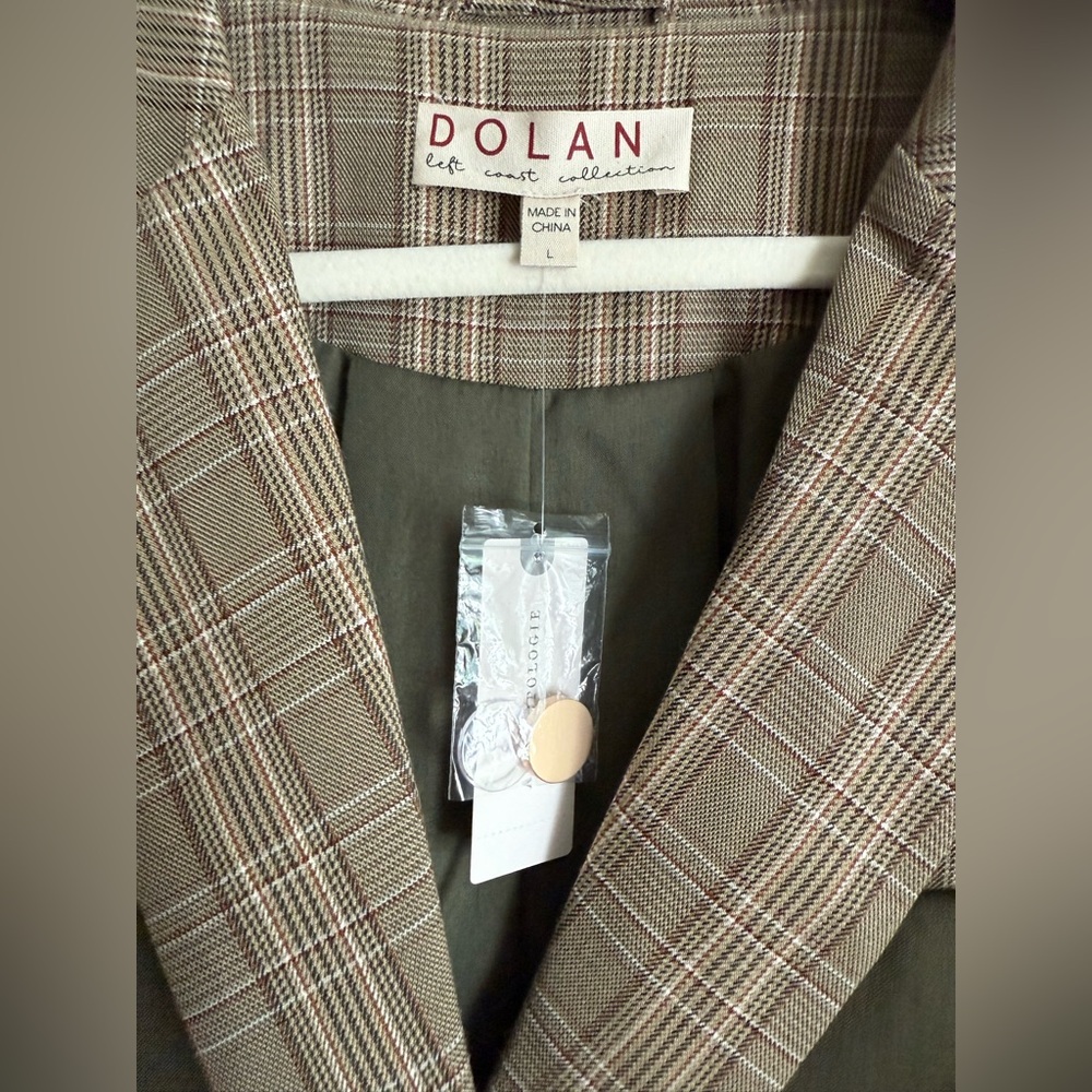 NWT Dolan Cropped Blazer with Plaid Accents - Picture 2 of 9